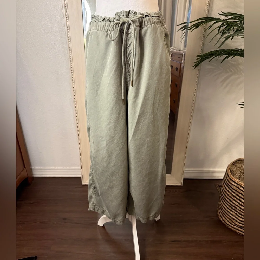LOFT Women’s Olive Wide Leg Pants